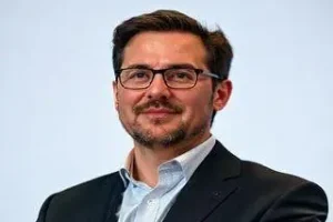 saída de diretor de IA