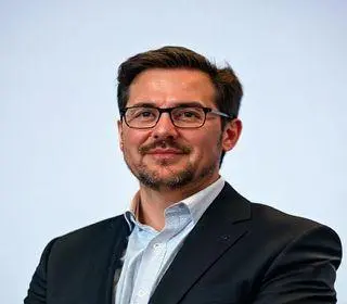 saída de diretor de IA