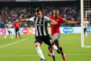 Vasco empata em 2 a 2 com Flamengo