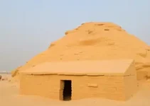 tumba de 3.000 anos